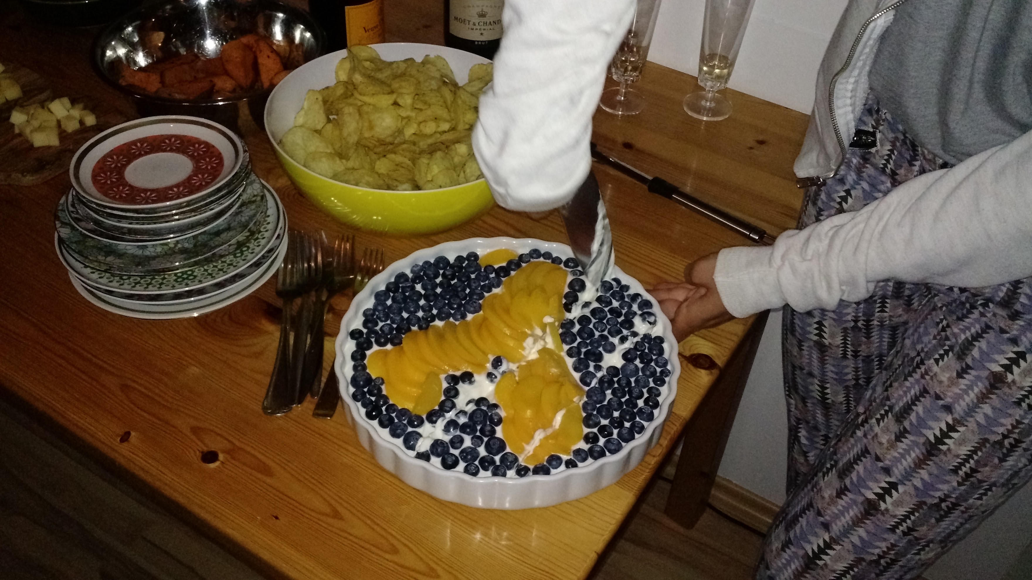 cutting the Lambda Island cake